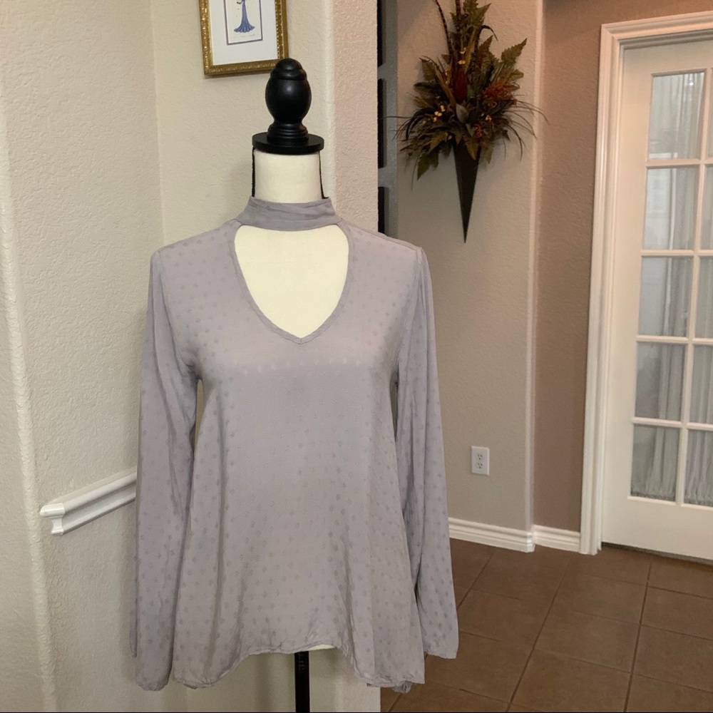 Primi gray cut out long sleeve top blouse. size S